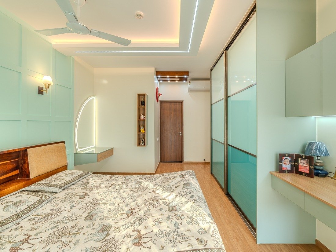 False ceiling and lighting design in Crossing Republik